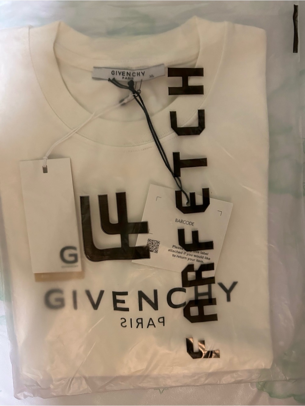 Givenchy Reverse oversized t-shirt in cotton. - Picture 5 of 5